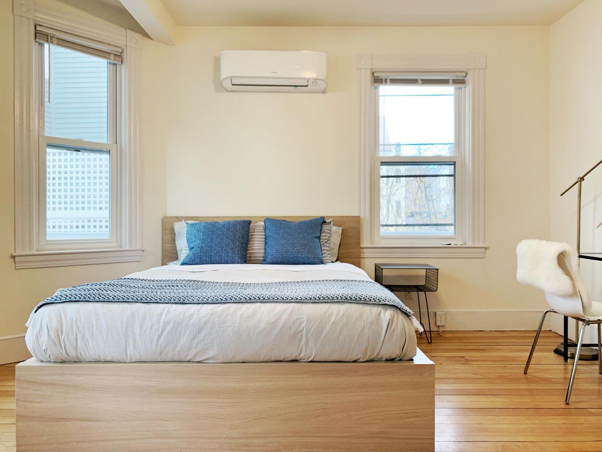 Best Location At Harvard University! 4 Bedroom Apartment! Two Units Available! 케임브리지 외부 사진